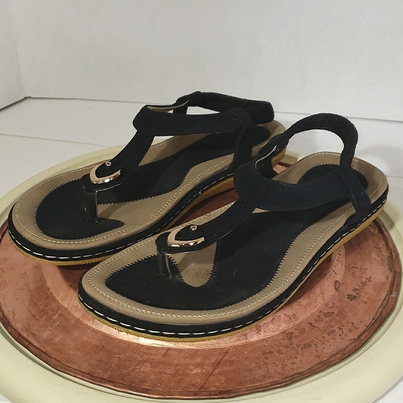 Black & Tan Thong Sandals Size 7.5 (41) Women's Not Branded - Picture 1 of 8